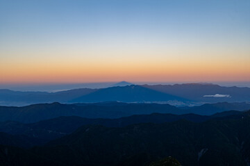 北岳の影