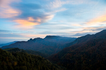 Obraz premium Autumn sunset in Puigsacalm peak, La Garrotxa, Spain