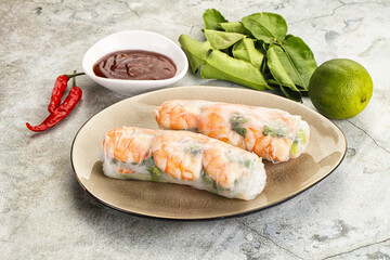 Vietnamese spring roll with prawn