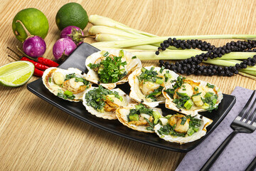 Grilled scallops with green onion