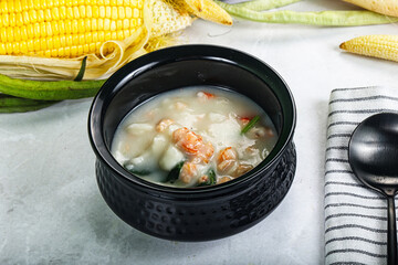 Soup with prawn and noodle