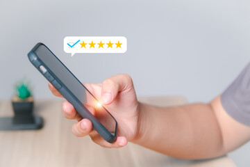 Men using smartphones give the best ratings in applications, best services, quality evaluations.