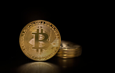 블랙 배경에 비트모코인 - 가상자산