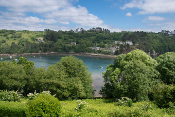 Belle vue sur la vallée du Léguer depuis les hauteurs de "Le Yaudet" près de Lannion en Bretagne-France © aquaphoto