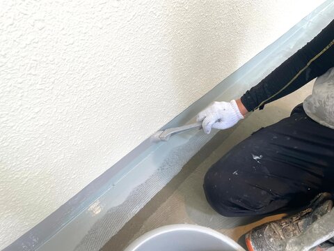 長尺シートを貼る前にウレタン防水