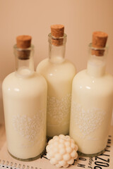 butelki z mlekiem