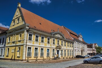 zerbst, deutschland - schlossfreiheit und barocke kavaliershäuser