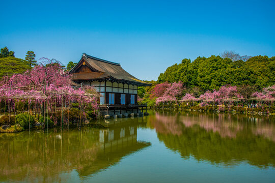 Okazaki Park in the Heian Jingu Shrine, Kyoto, Honshu