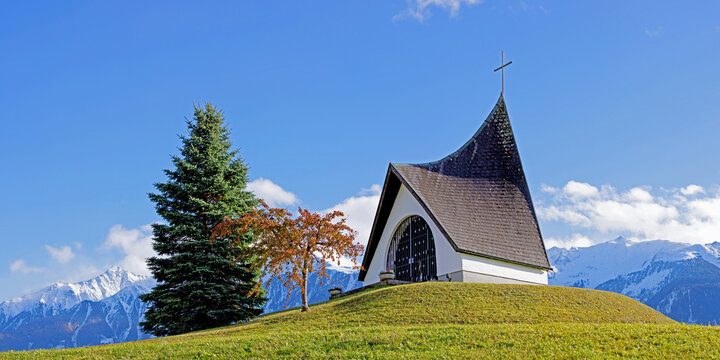Kapelle am Mieminger Plateau im Sommer in Tirol