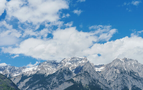 Karwendel im Sommer mit Bettelwurfmassiv Absam Tirol