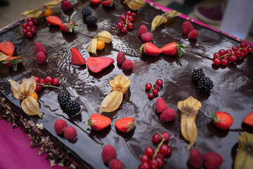  cake with berries and nuts