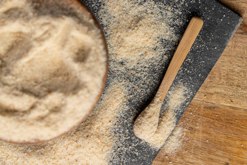 fresh crumbly bread crumbs from dehydrated white bread