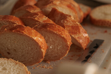 fette di pane fresco, appena tagliato