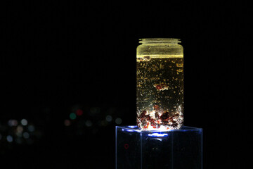 光のエリクサー：光るドリンク