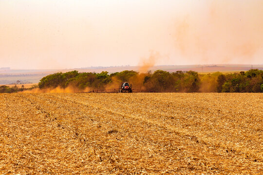 campo, fazenda, trator, fus&atilde;o, colher, trigo, colheita, colheita, colheita, rural, m&aacute;quina, fazenda, ver&atilde;o, calo, c&eacute;u, gr&atilde;o, agr&iacute;cola, paisagem, natureza, maquinaria, terra, alimento, trailer, campo
