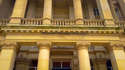 Obraz premium Birmingham Museum and art gallery at Chamberlain Square - travel photography in United Kingdom