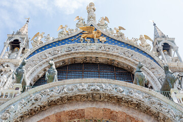 Obraz premium Details from exterior of San Marco basilica in Venice