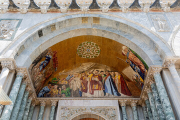 Obraz premium Details from exterior of San Marco basilica in Venice