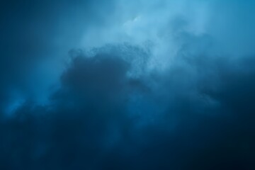 Obraz premium Dark Blue Foggy Sky Minimalist Background