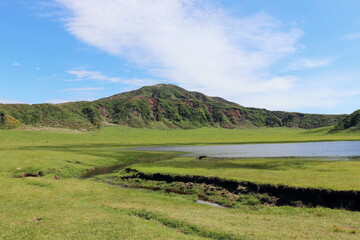 阿蘇の草千里と烏帽子岳