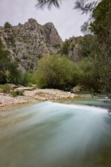 Obraz premium Beautiful view of the river and waterfalls in the fountains of 