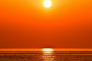 夕暮れの日本海（新潟県）