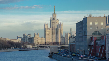 Obraz premium Dusk view of the Kotelnicheskaya Embankment Building day to night hyperlapse in Moscow timelapse, Russia.