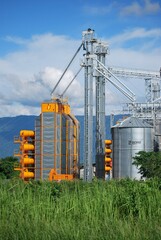 Silos en el estado de Yaracuy.
La produccion de granos debe ser preservada adecuadamente y lo mejor para eso son los silos.