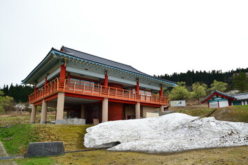 Obraz premium 道の駅とざわ モモカミの里高麗館（山形県）