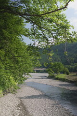 山間に流れる清流