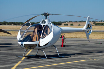 Helicóptero pequeño