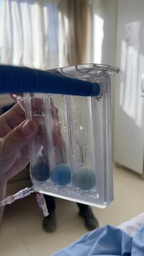 Viewpoint Breathing training, incentive, spirometer, inhalation exercise, lung capacity, physiotherapy patient.