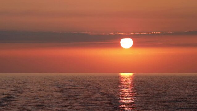 Sonnenuntergang auf Schiffsdeck