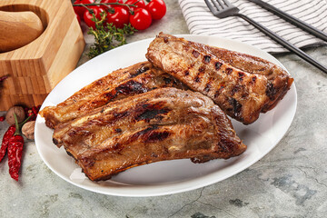 Grilled pork ribs with spices