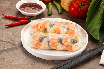 Vietnamese spring roll with prawn