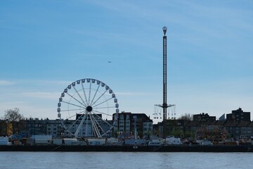 Ausblick über den Rhein bei Köln