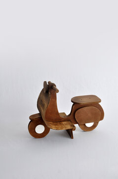 moto retr&ocirc; lambreta de madeira brinquedo infantil 