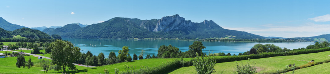 Naklejka premium Panorama of Moon Lake in Austria, Europe.