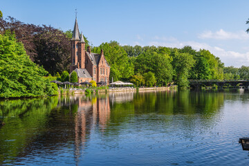 Fototapeta premium Scenery of Minnewater, the lake of love, located in Bruges, Belgium