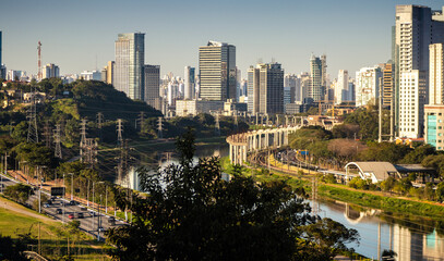 Fototapeta premium PAISAGEM DE SÃO PAULO VISTA DO RIO PINHEIROS