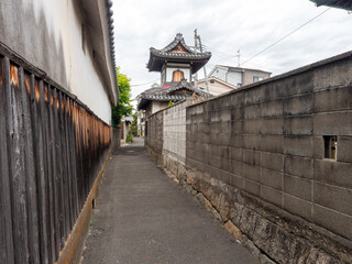 古い建物が並ぶ街の風景