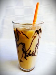 ICE COFFEE WITH CHOCOLATE DRIZZLE