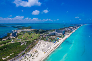 Naklejka premium El Mirador dolphin beach, Cancun