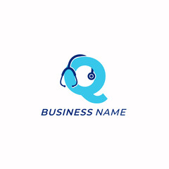design logo creative letter Q and stethoscope