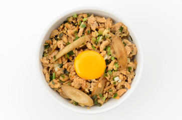 ごぼう入り鶏そぼろ丼卵黄のせ