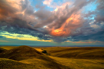 Karamurun-tau is a picturesque mountain range of the Orenburg region.