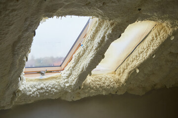 Polyurea Spraying, foam coating insulation of roof