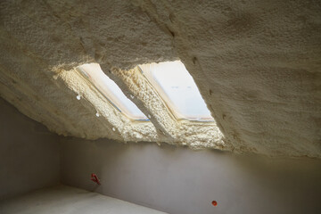 Polyurea Spraying, foam coating insulation of roof