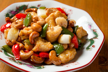鶏肉のカシューナッツ炒め