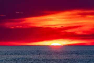 Zum Sonnenuntergang am Strand in Zingst an der Ostsee.